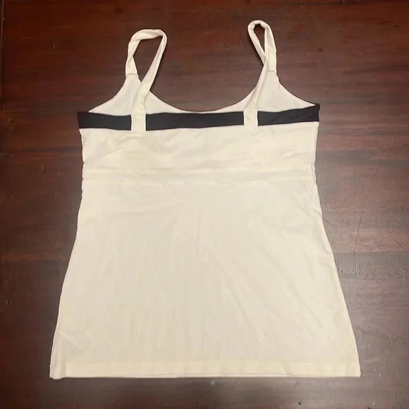 Lija white and black athletic tank size medium - Picture 5 of 6